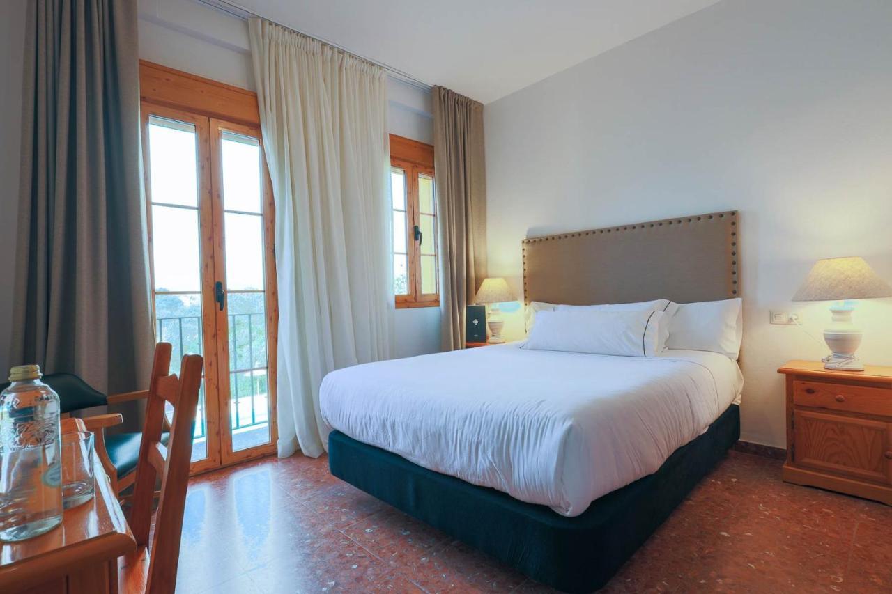 Hotel Tugasa El Almendral Setenil De Las Bodegas Экстерьер фото
