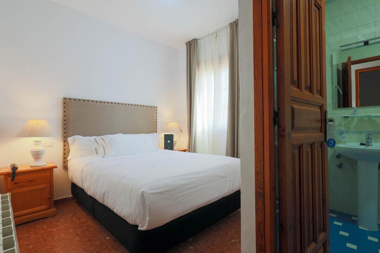 Hotel Tugasa El Almendral Setenil De Las Bodegas Экстерьер фото