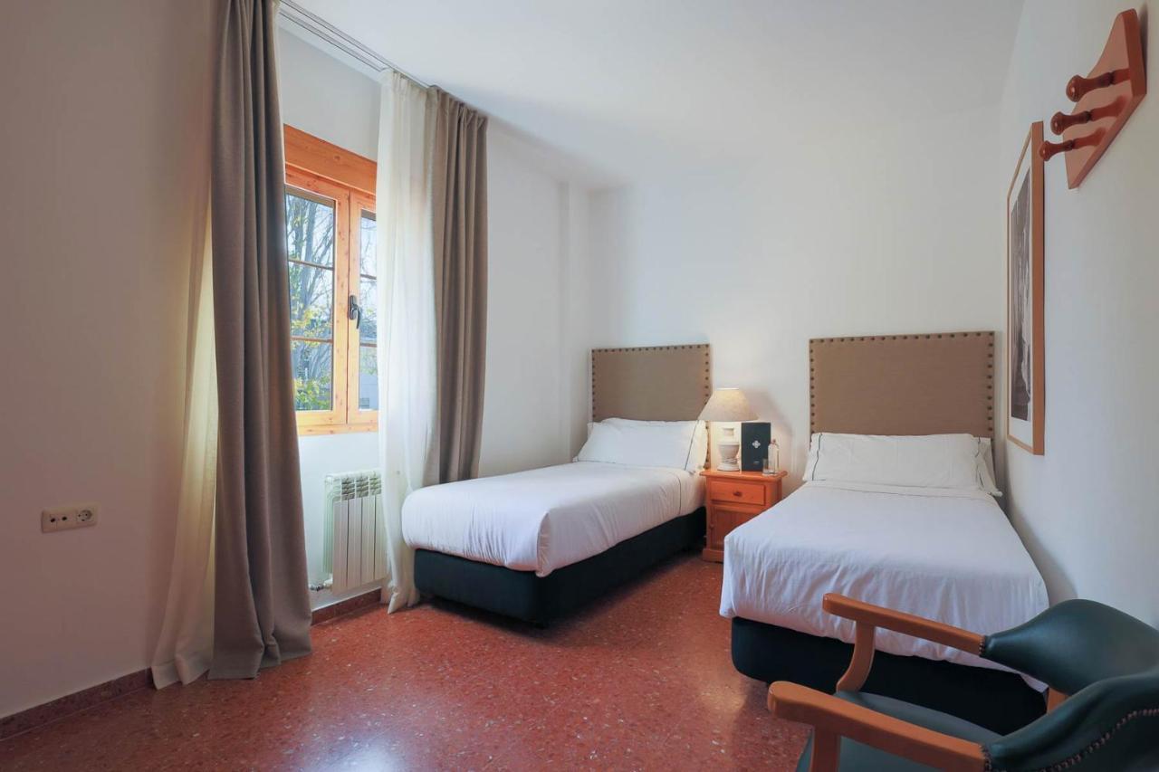 Hotel Tugasa El Almendral Setenil De Las Bodegas Экстерьер фото