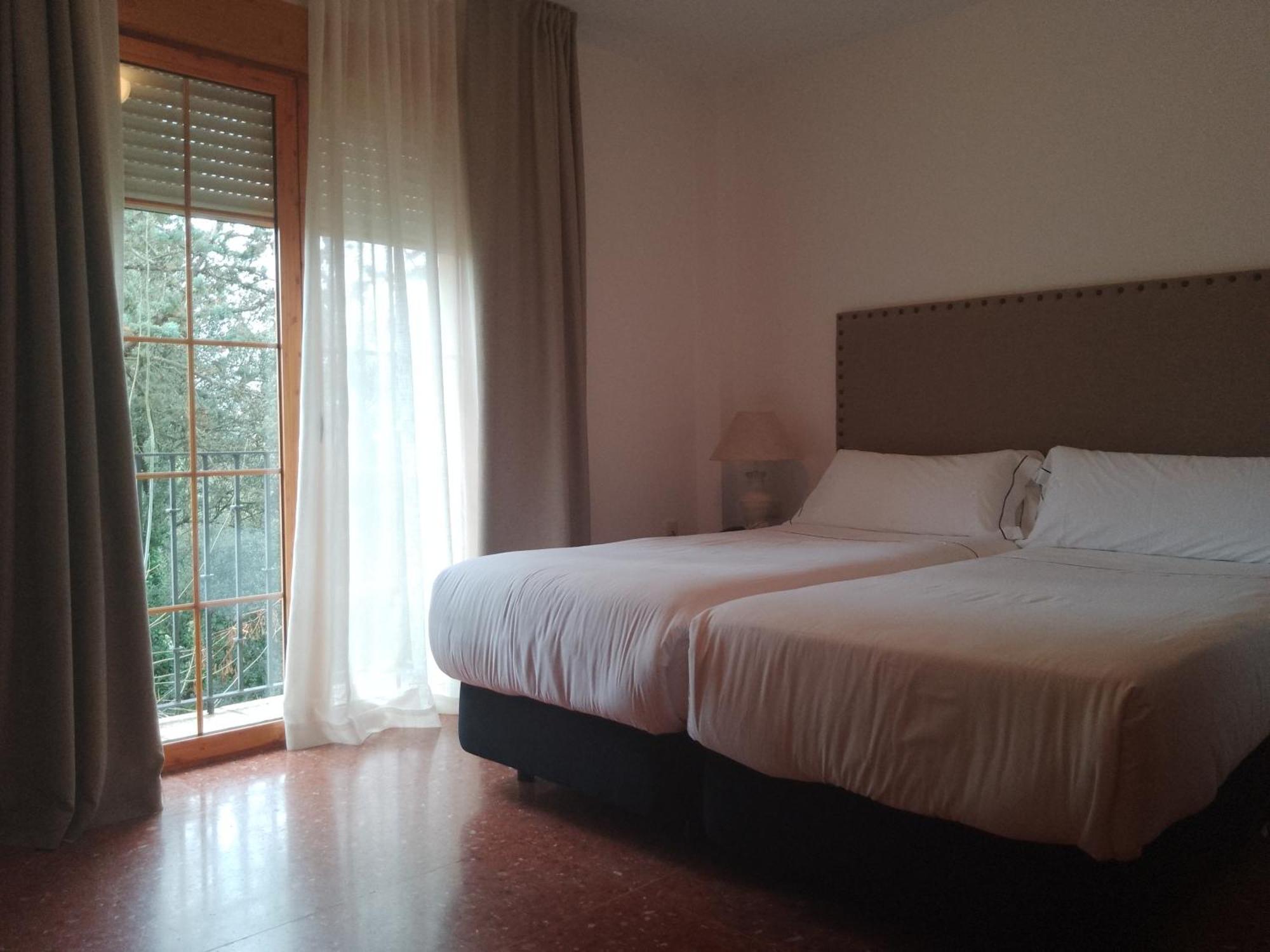 Hotel Tugasa El Almendral Setenil De Las Bodegas Экстерьер фото